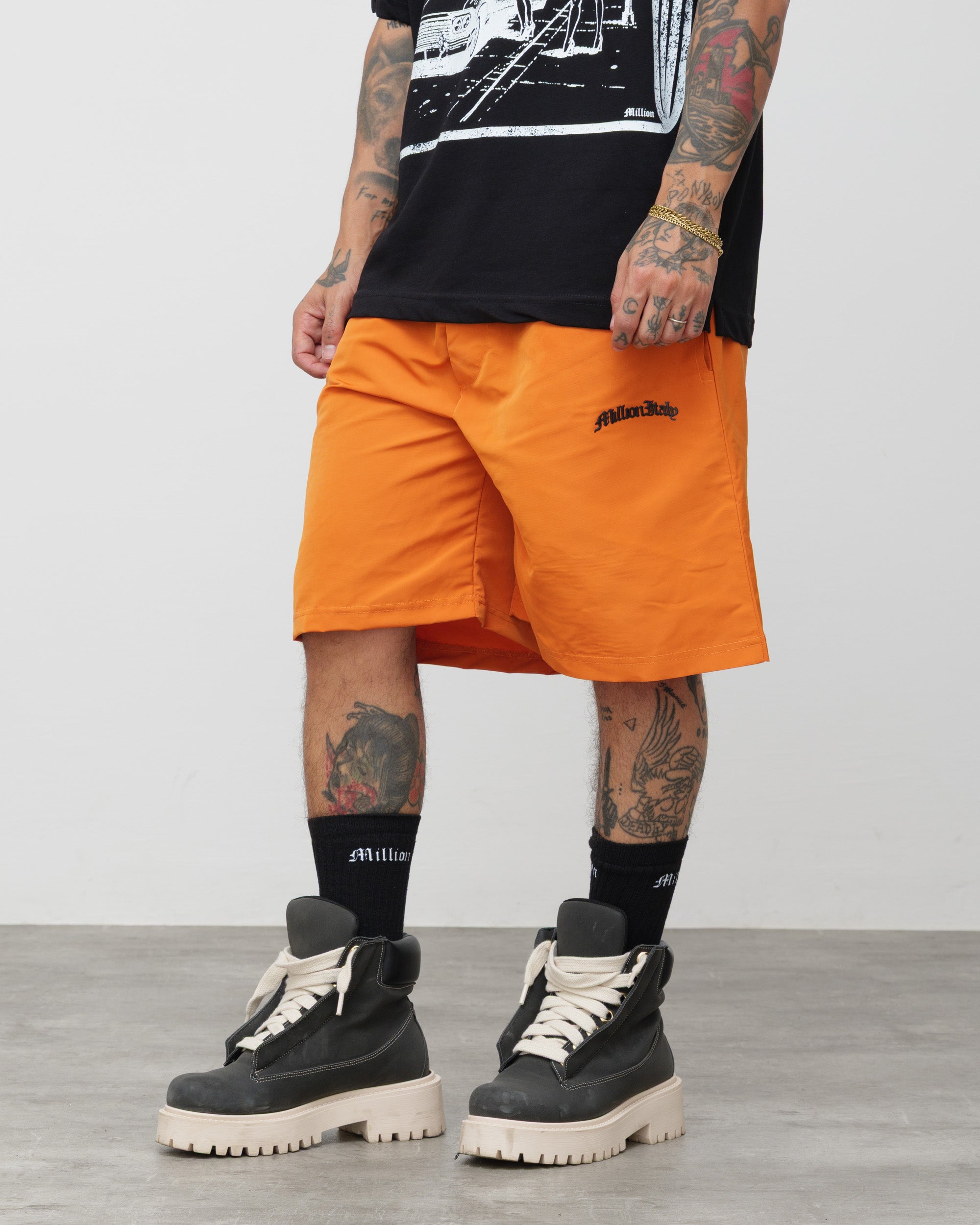 Tech Shorts Orange - Black Logo